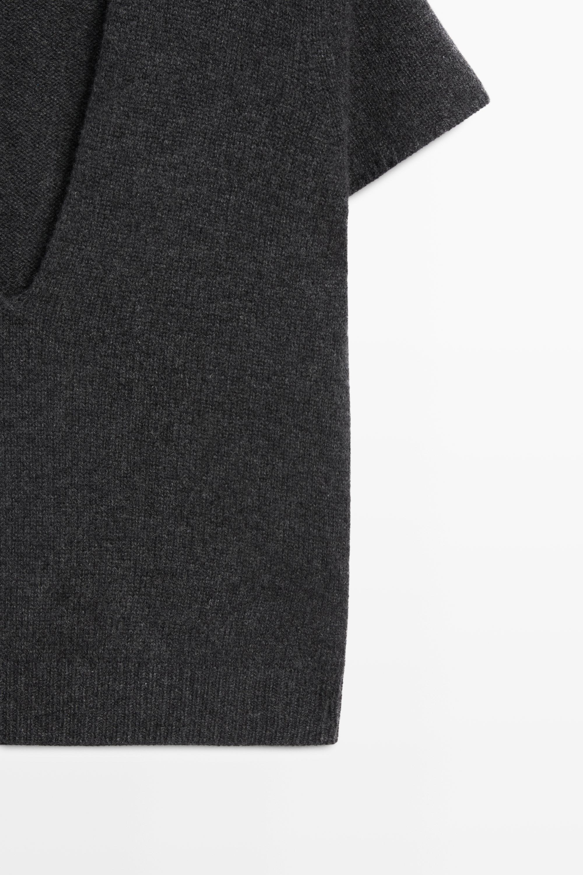 100% cashmere knit short sleeve sweater